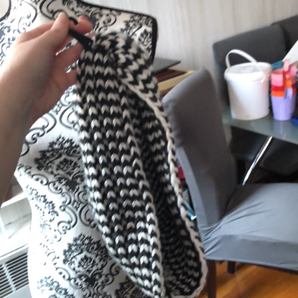 NWT Black & White Infinity Scarf - Picture 2 of 3